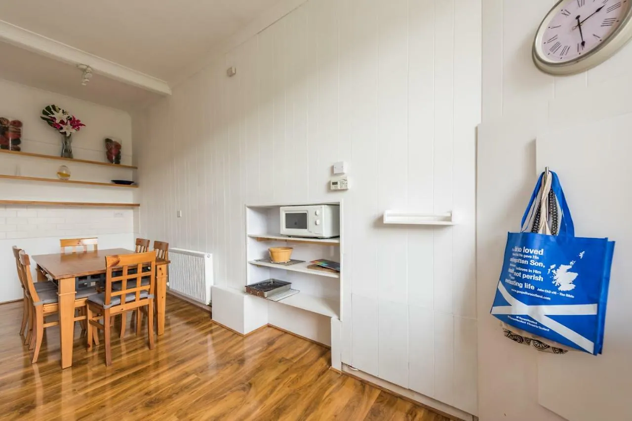 3 Bed Overlooking Meadows Park Edimburgo Apartamento