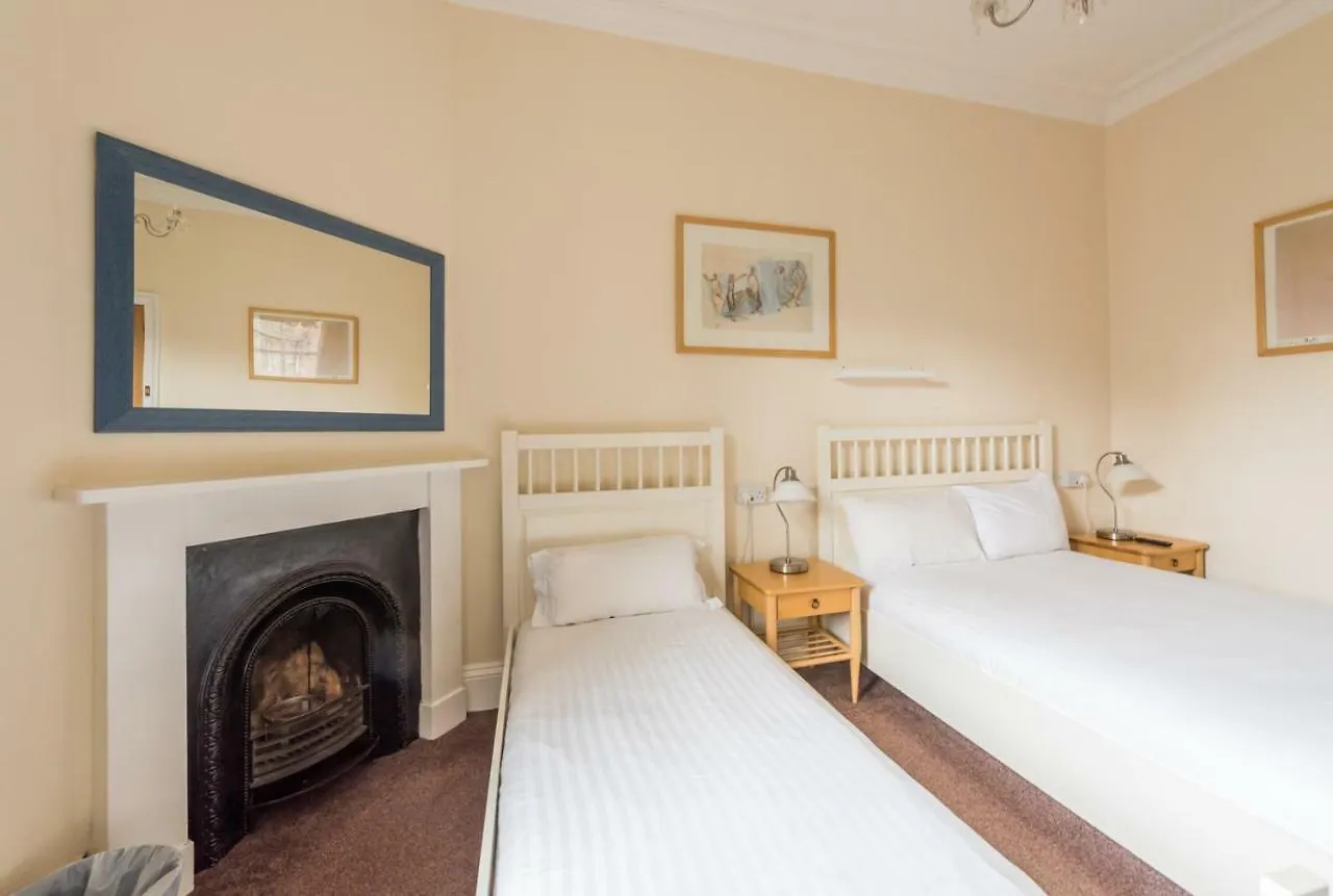 3 Bed Overlooking Meadows Park Edimburgo Apartamento