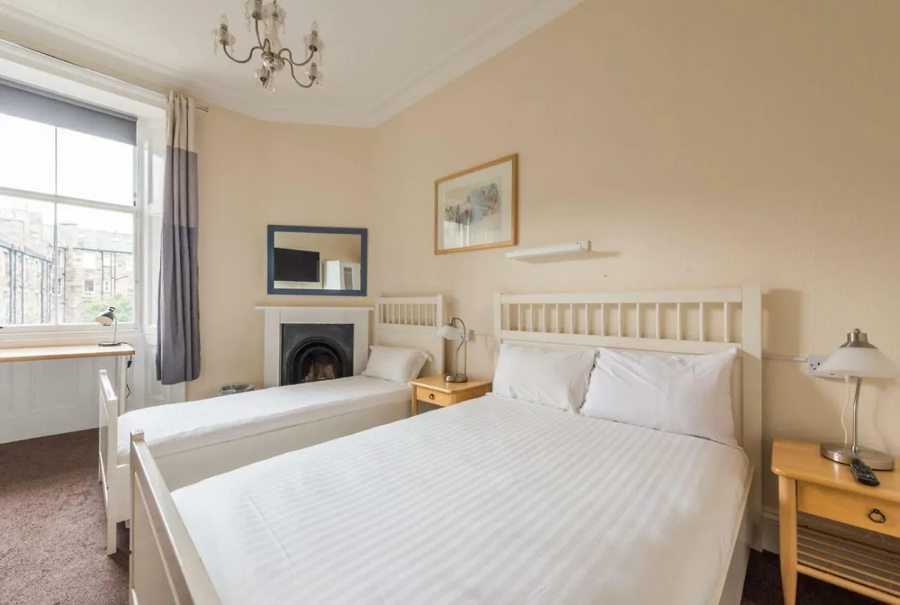 3 Bed Overlooking Meadows Park Edimburgo