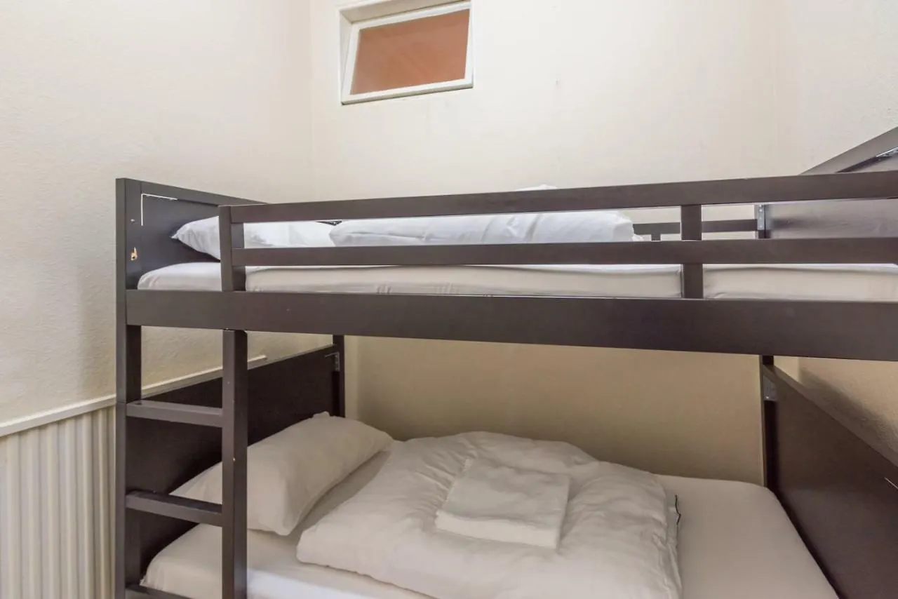 Apartment 3 Bed Overlooking Meadows Park United Kingdom