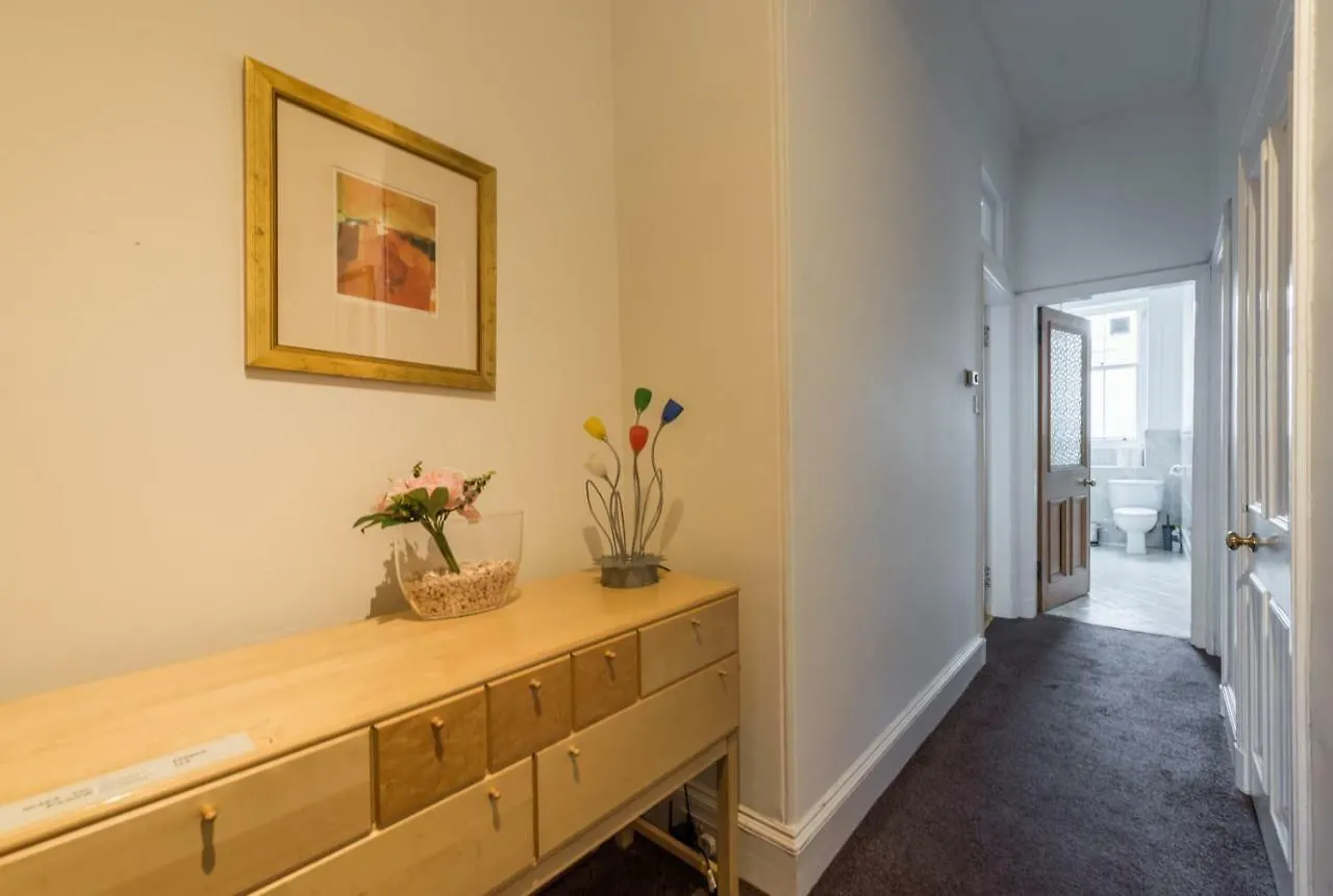 3 Bed Overlooking Meadows Park Apartment