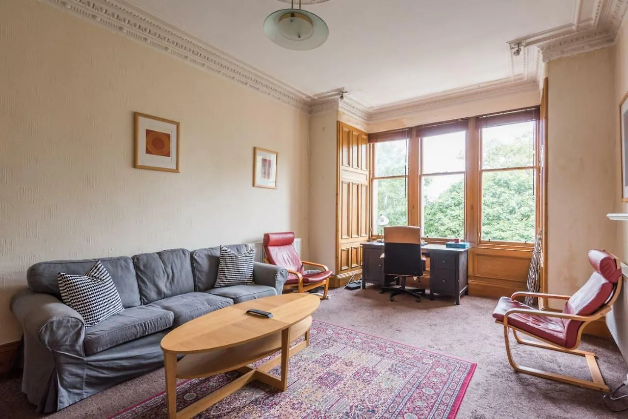 3 Bed Overlooking Meadows Park EDI
