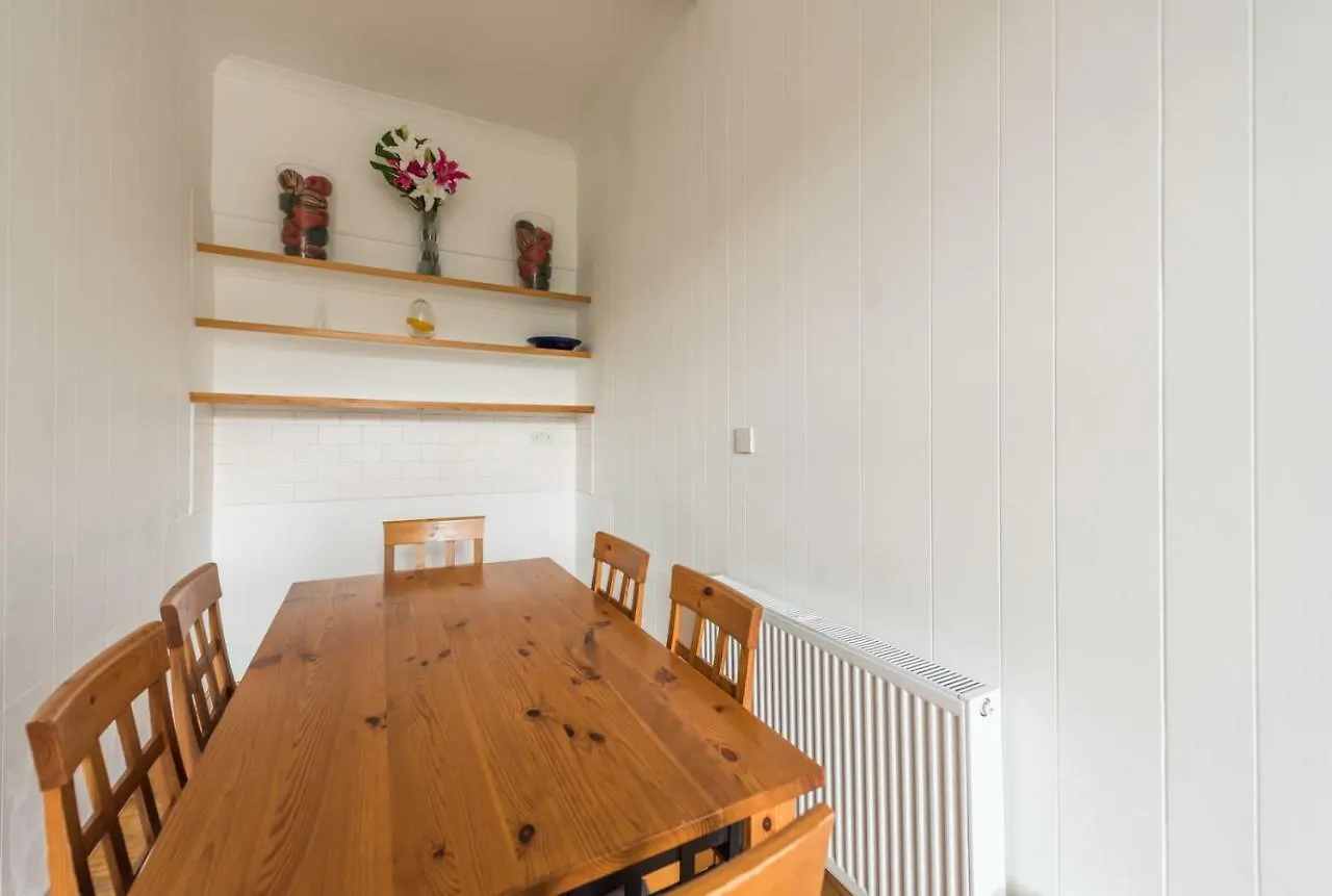 3 Bed Overlooking Meadows Park EDI Großbritannien
