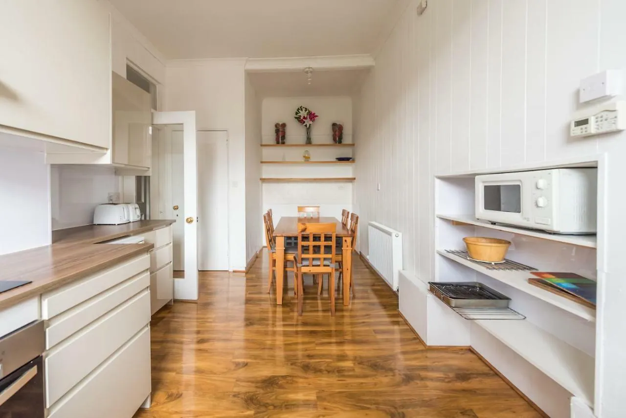 Apartment 3 Bed Overlooking Meadows Park EDI Großbritannien