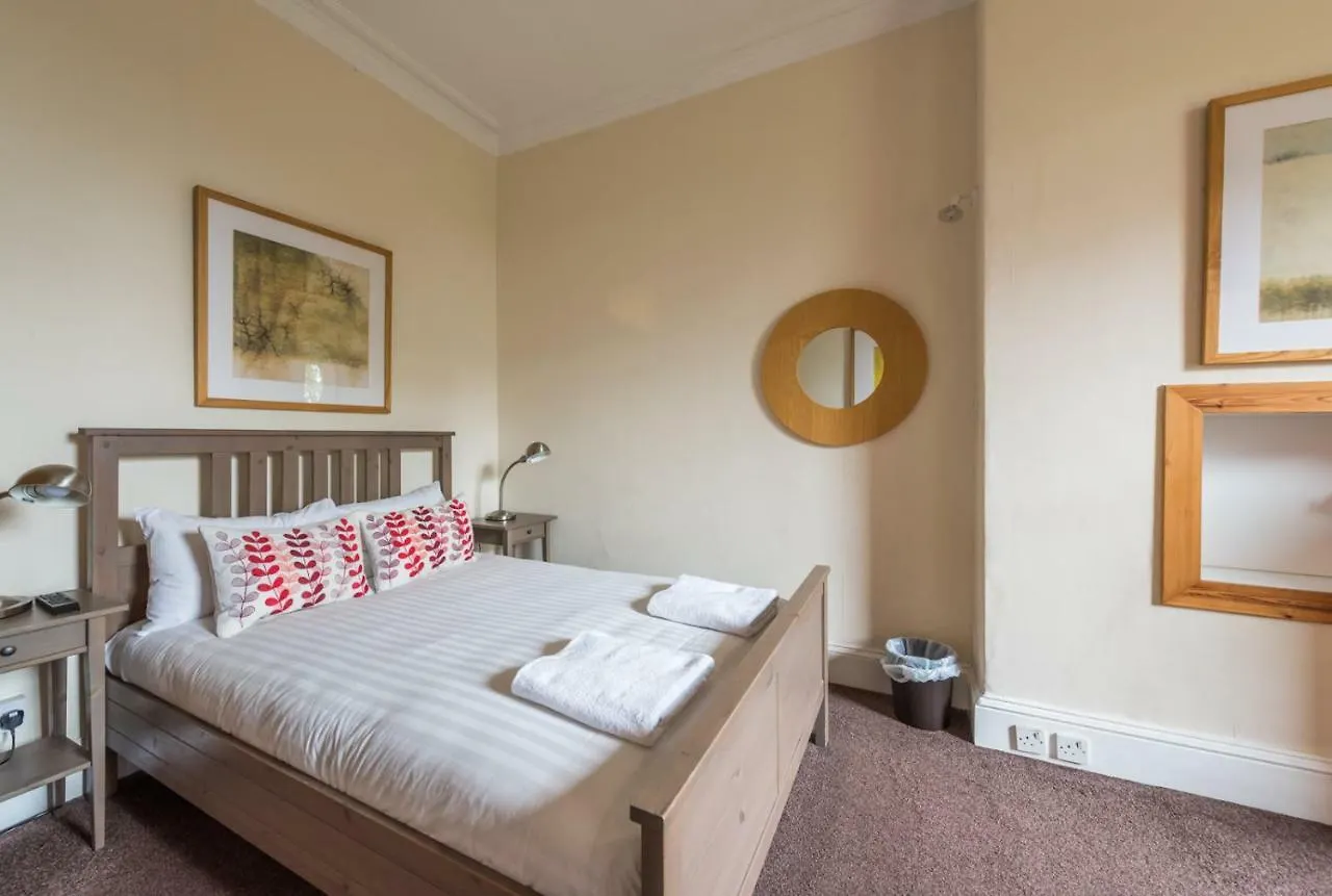3 Bed Overlooking Meadows Park EDI