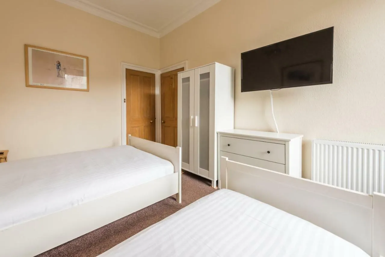 3 Bed Overlooking Meadows Park EDI Großbritannien